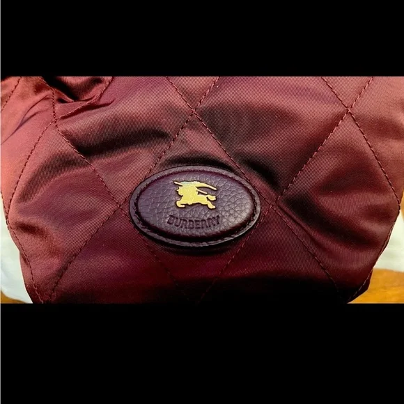 BNWT Burberry Quilted Crossbody Bag in Burgundy - Picture 3 of 13